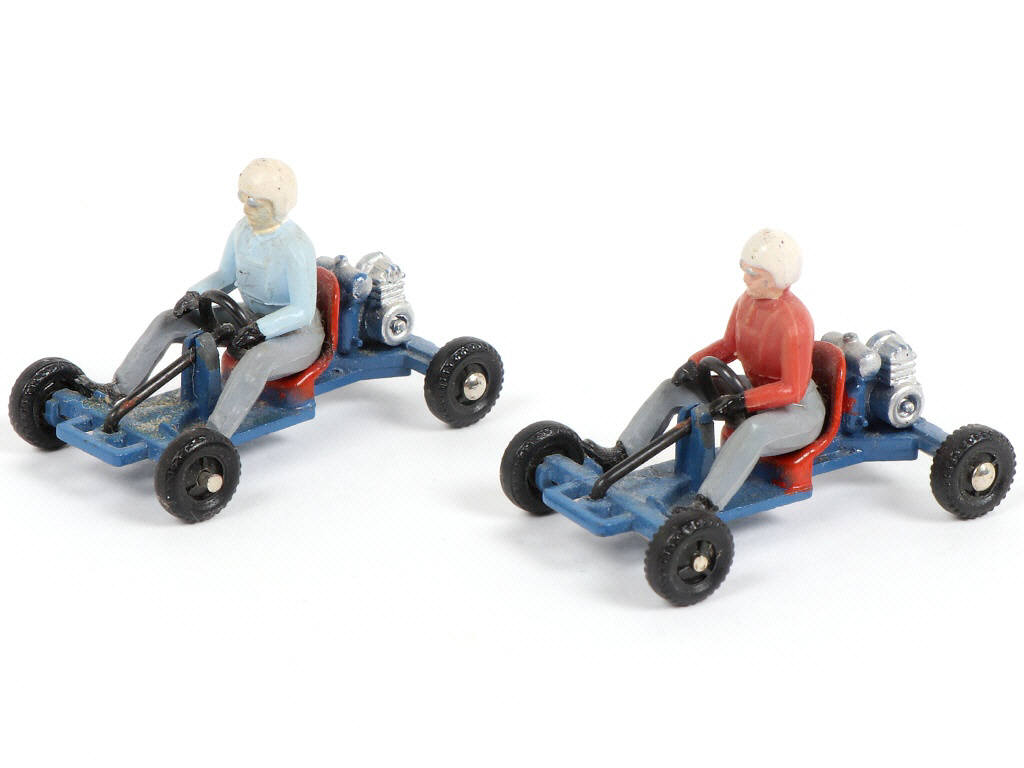 Lot 353 - DINKY TOYS (FRANCE) (1)