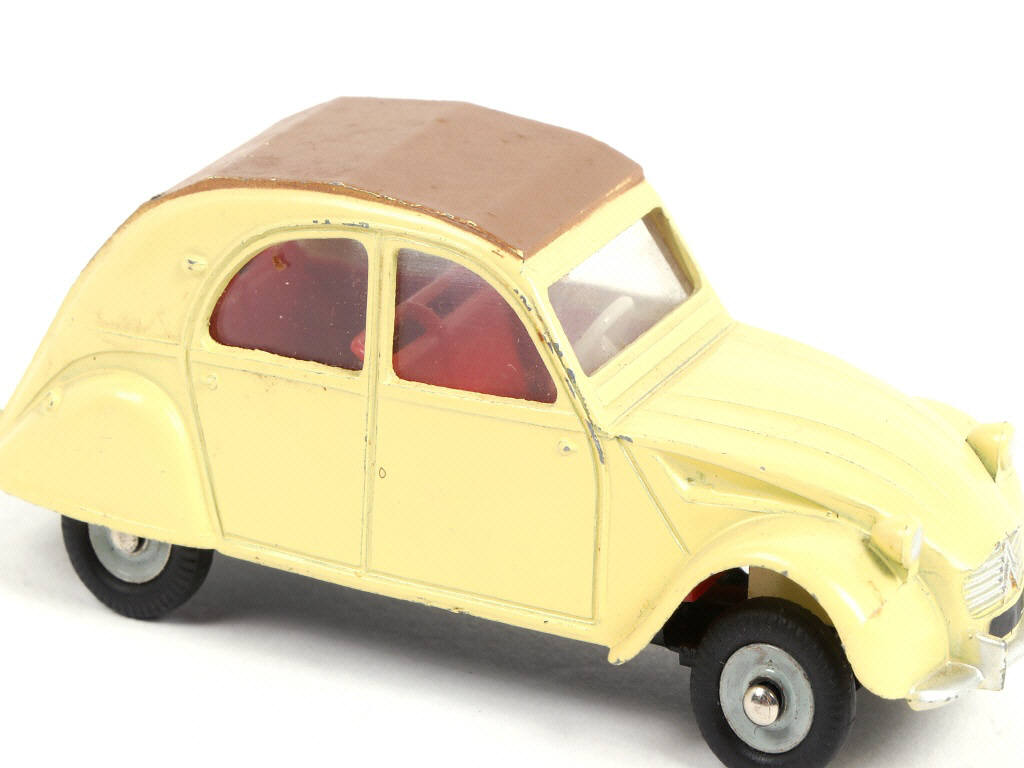 Lot 337 - DINKY TOYS (FRANCE) (1)