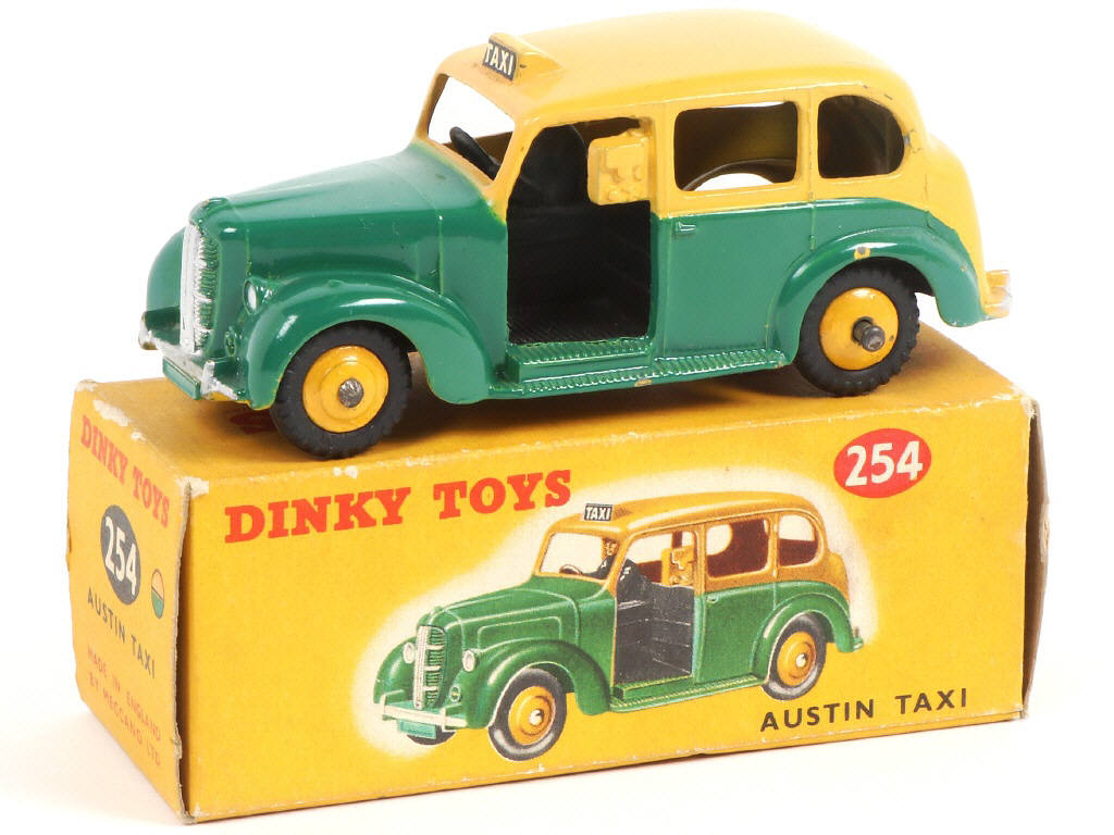 Lot 308 - DINKY TOYS (GB) (1)