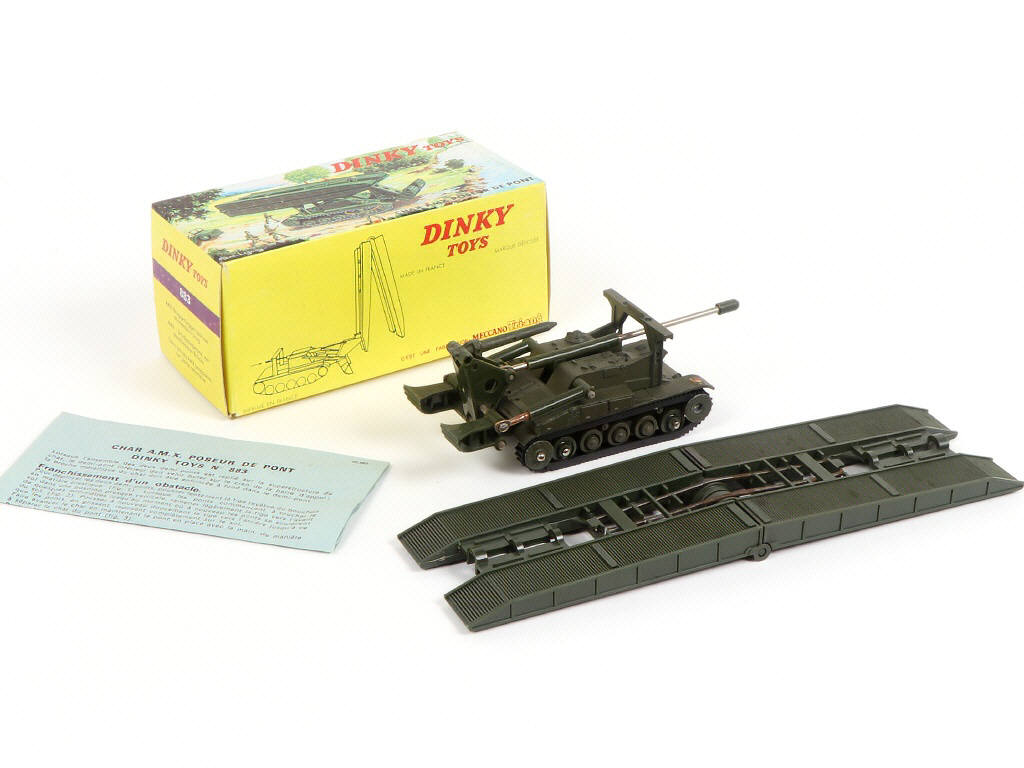 Lot 363 - DINKY TOYS (FRANCE) (1)
