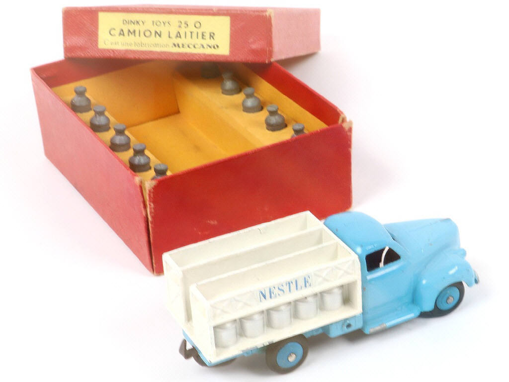 Lot 355 - DINKY TOYS (FRANCE) (1)