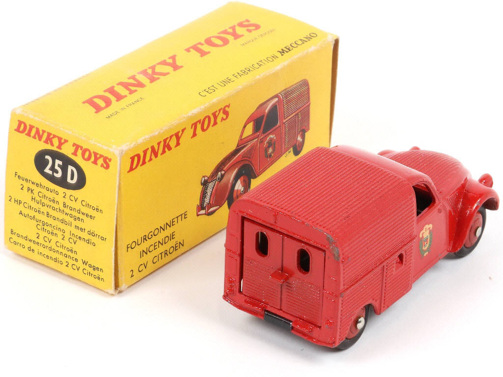 Lot 327 - DINKY TOYS (FRANCE) (1)