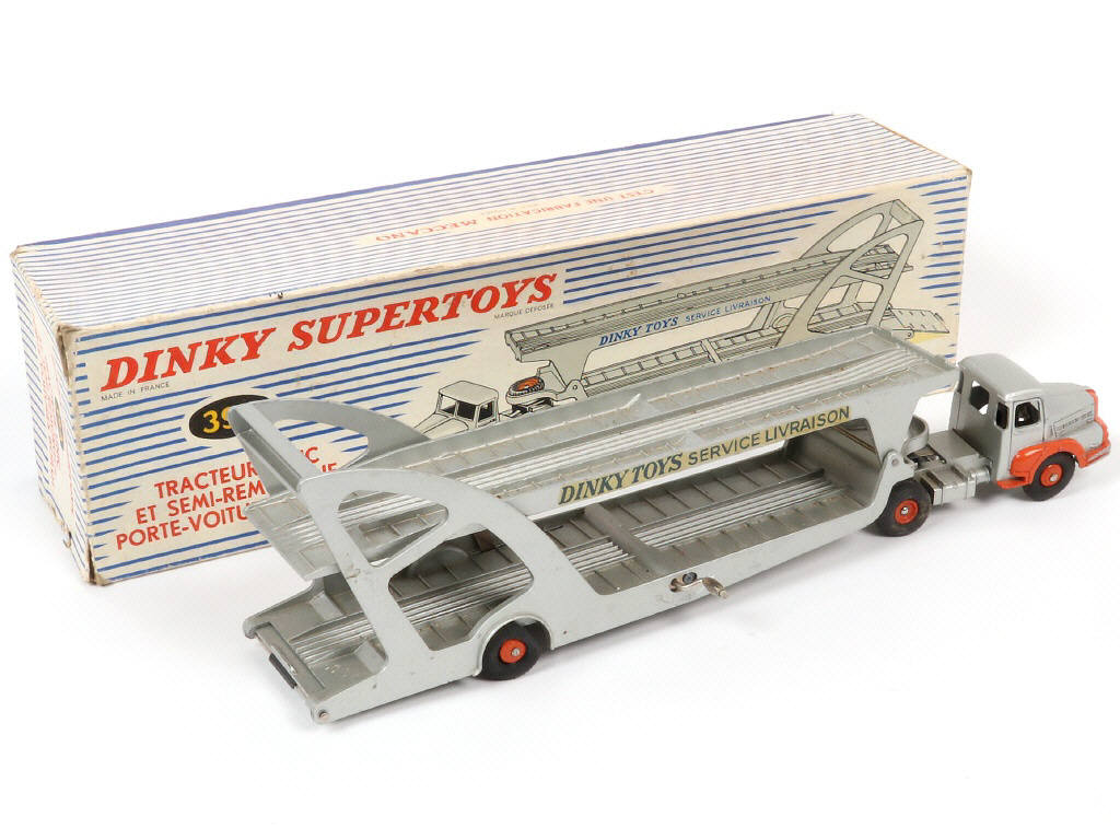 Lot 251 - DINKY TOYS (FRANCE) (1)