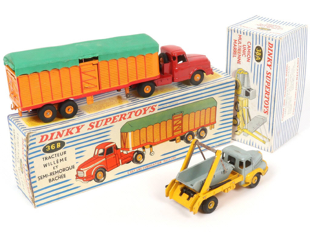 Lot 286 - DINKY TOYS (FRANCE) (2)