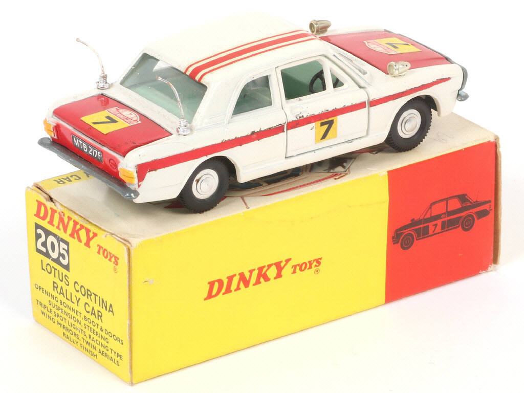 Lot 177 - DINKY TOYS (GB) (1)