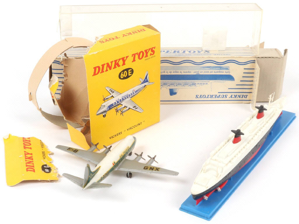 Lot 287 - DINKY TOYS (FRANCE) (2)