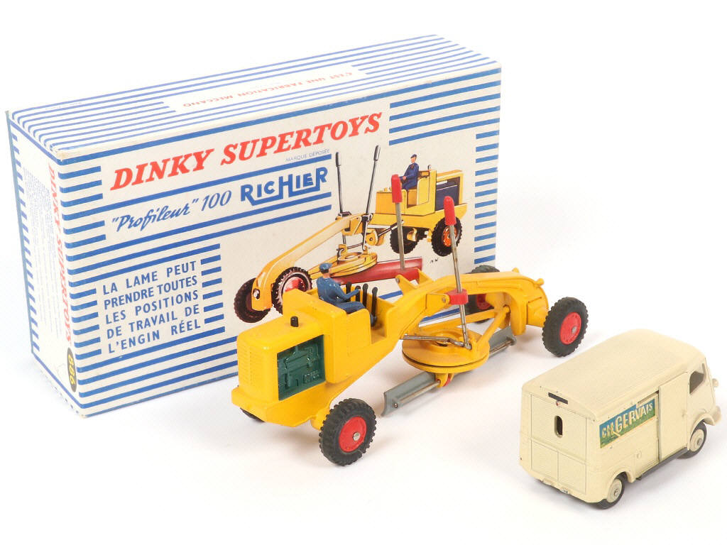 Lot 288 - DINKY TOYS (FRANCE) (2)