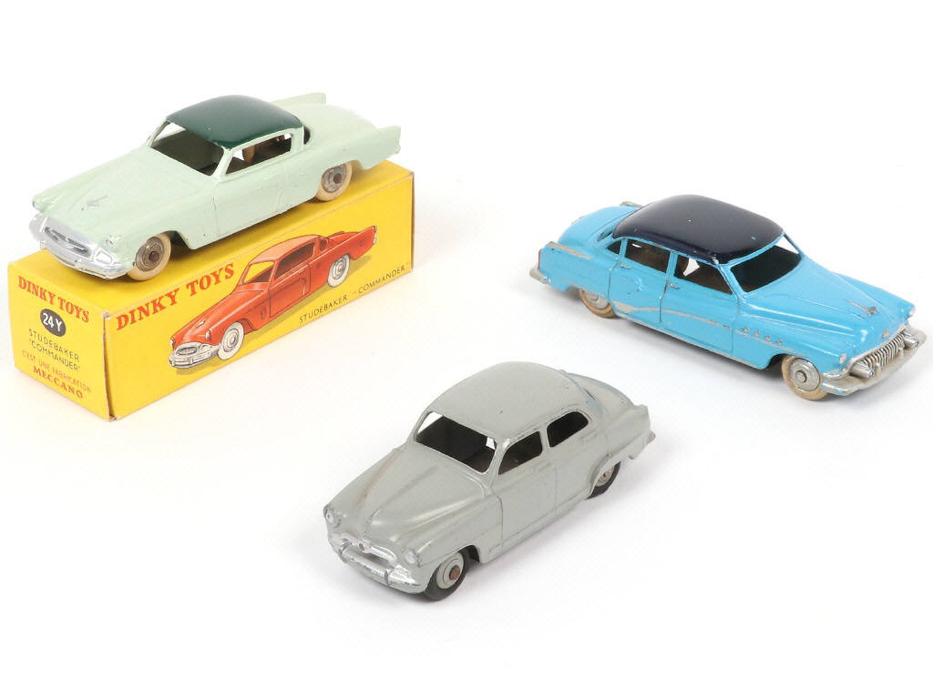 Lot 293 - DINKY TOYS (FRANCE) (3)