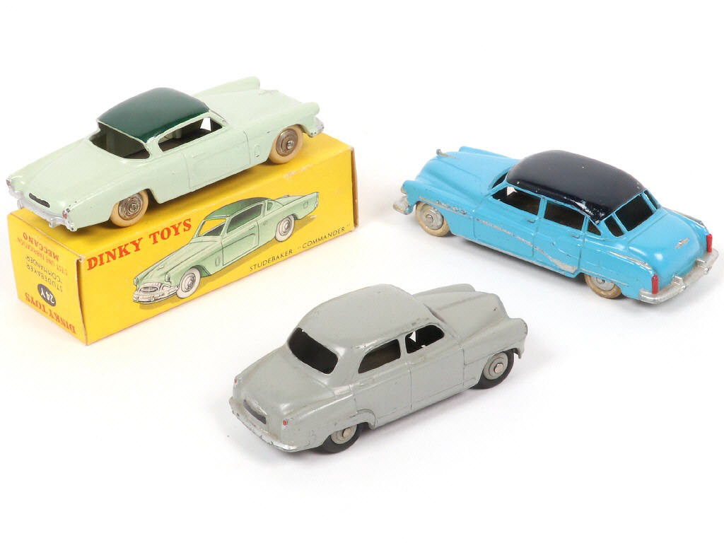 Lot 293 - DINKY TOYS (FRANCE) (3)