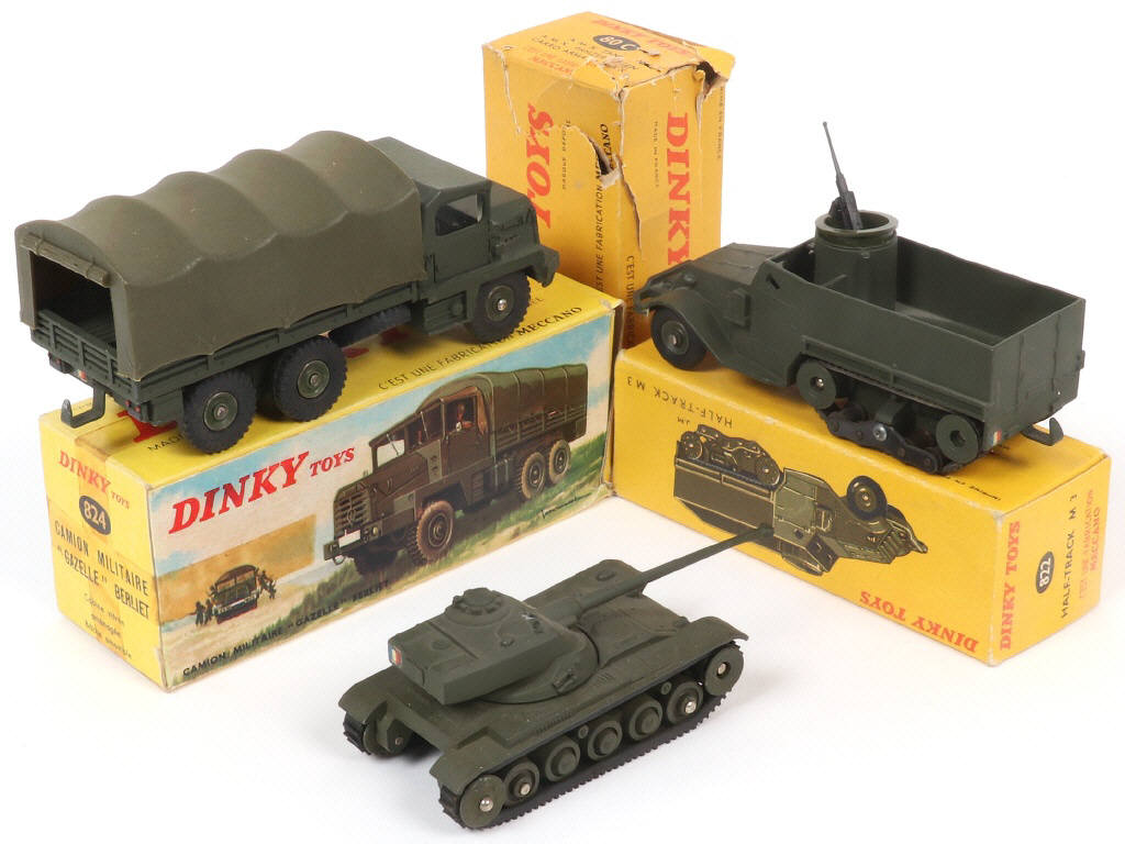 Lot 294 - DINKY TOYS (FRANCE) (3)