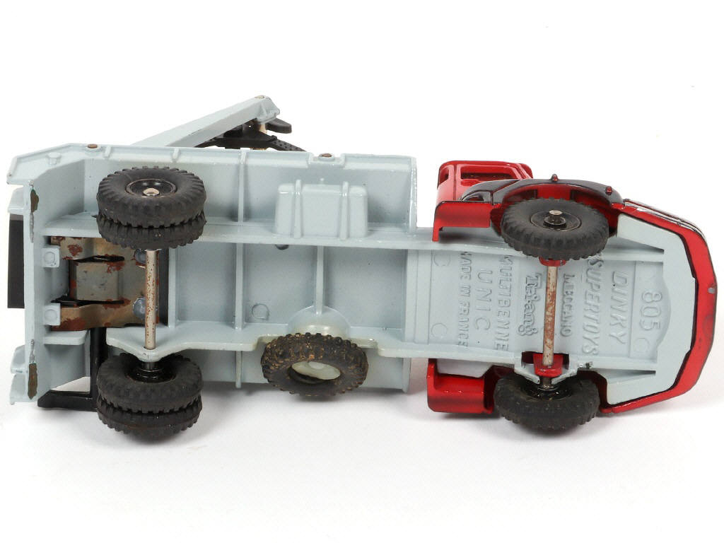 Lot 231 - DINKY TOYS (FRANCE) (1)