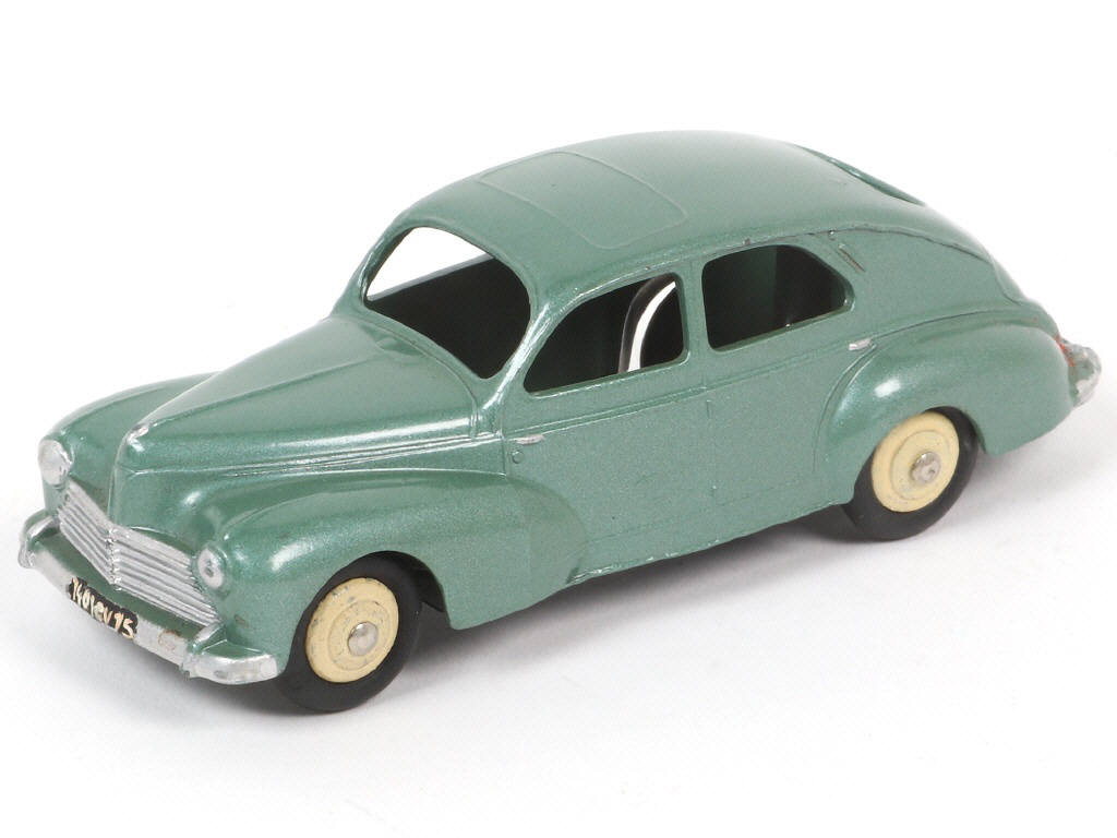 Lot 228 - DINKY TOYS (FRANCE) (1)
