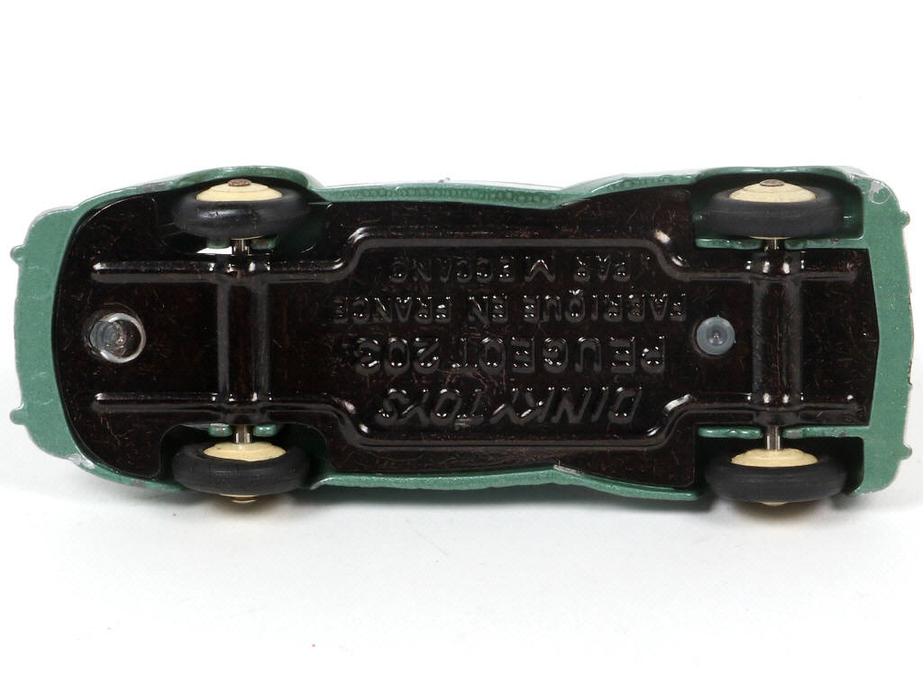 Lot 228 - DINKY TOYS (FRANCE) (1)
