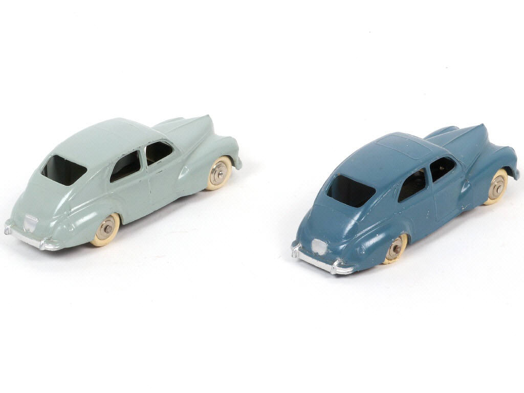 Lot 258 - DINKY TOYS (FRANCE) (2)