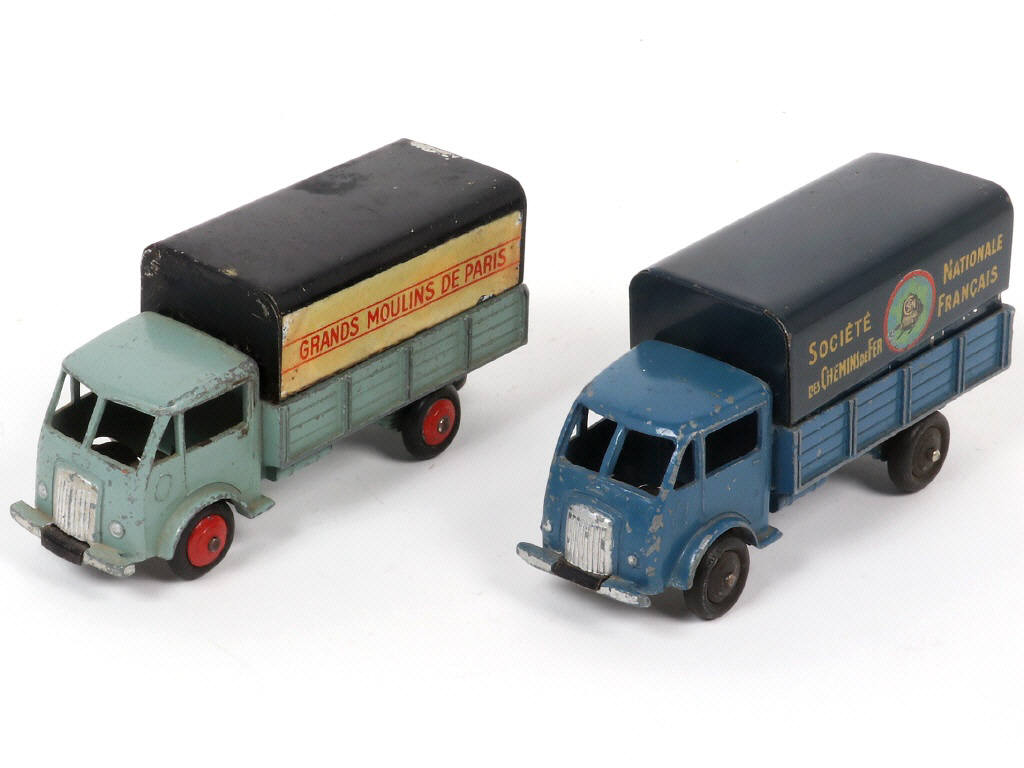 Lot 265 - DINKY TOYS (FRANCE) (2)