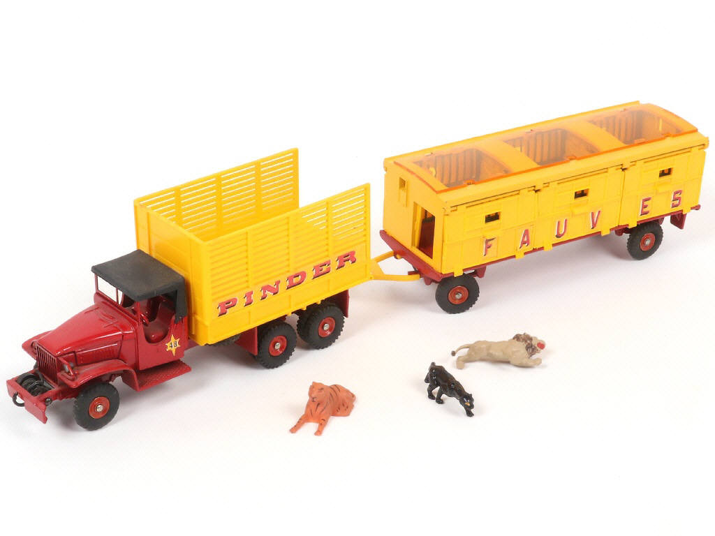 Lot 234 - DINKY TOYS (FRANCE) (1)