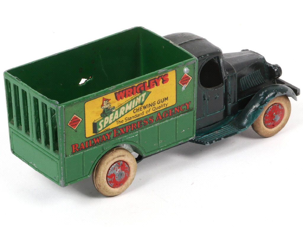 Lot 53 - TOOTSIETOY (USA) (1)