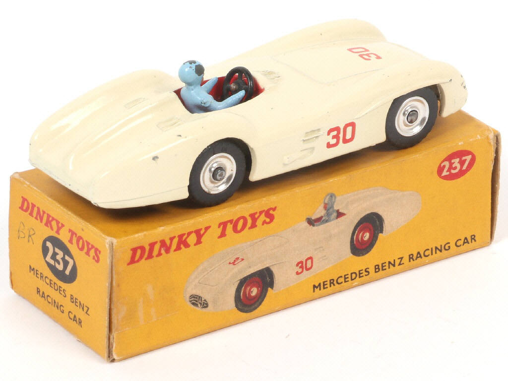 Lot 163 - DINKY TOYS (GB) (1)