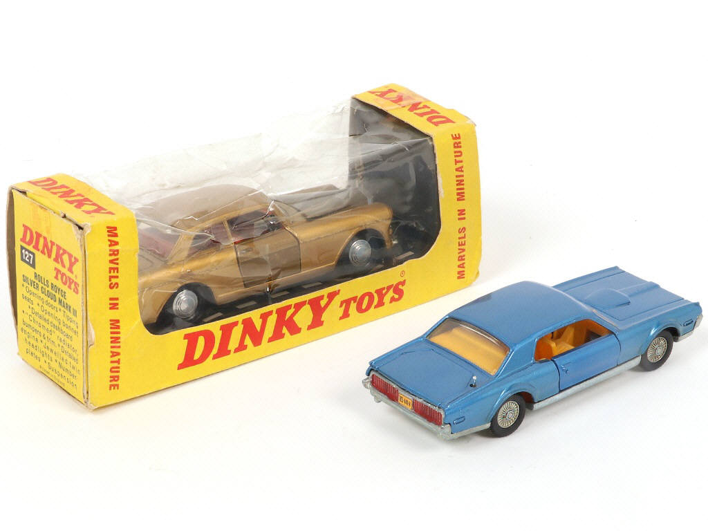 Lot 193 - DINKY TOYS (GB) (2)