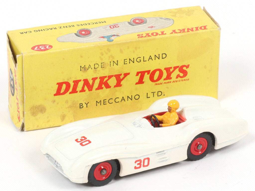 Lot 160 - DINKY TOYS (GB) (1)