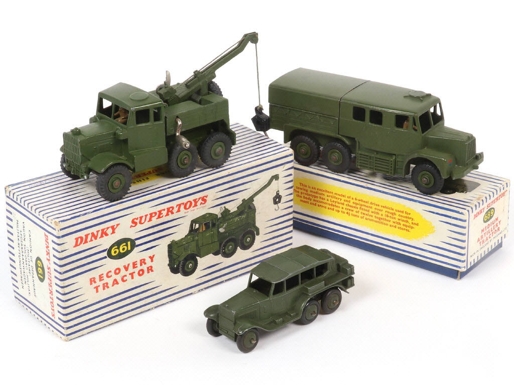 Lot 204 - DINKY TOYS (GB) (3)