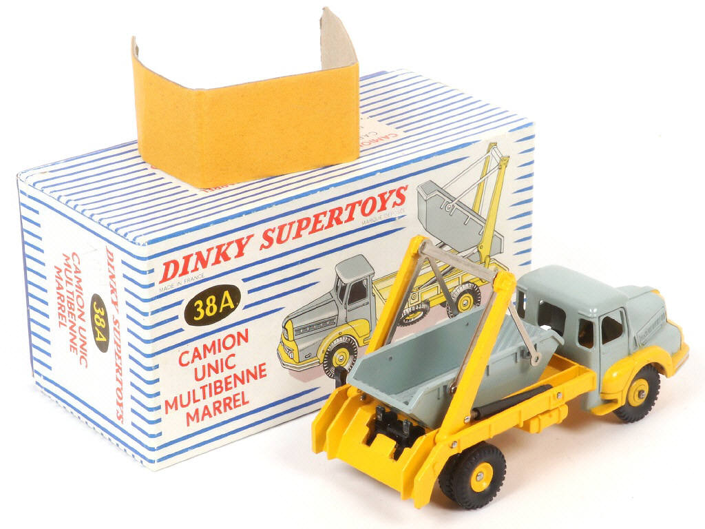 Lot 250 - DINKY TOYS (FRANCE) (1)