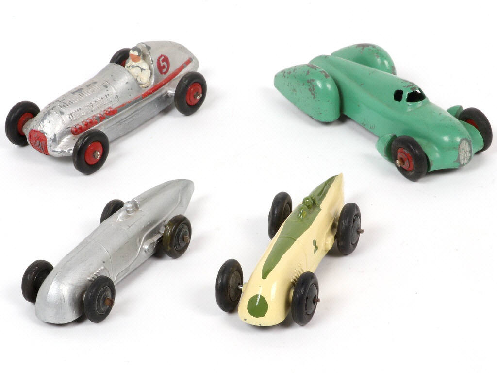 Lot 304 - DINKY TOYS (FRANCE) (4)