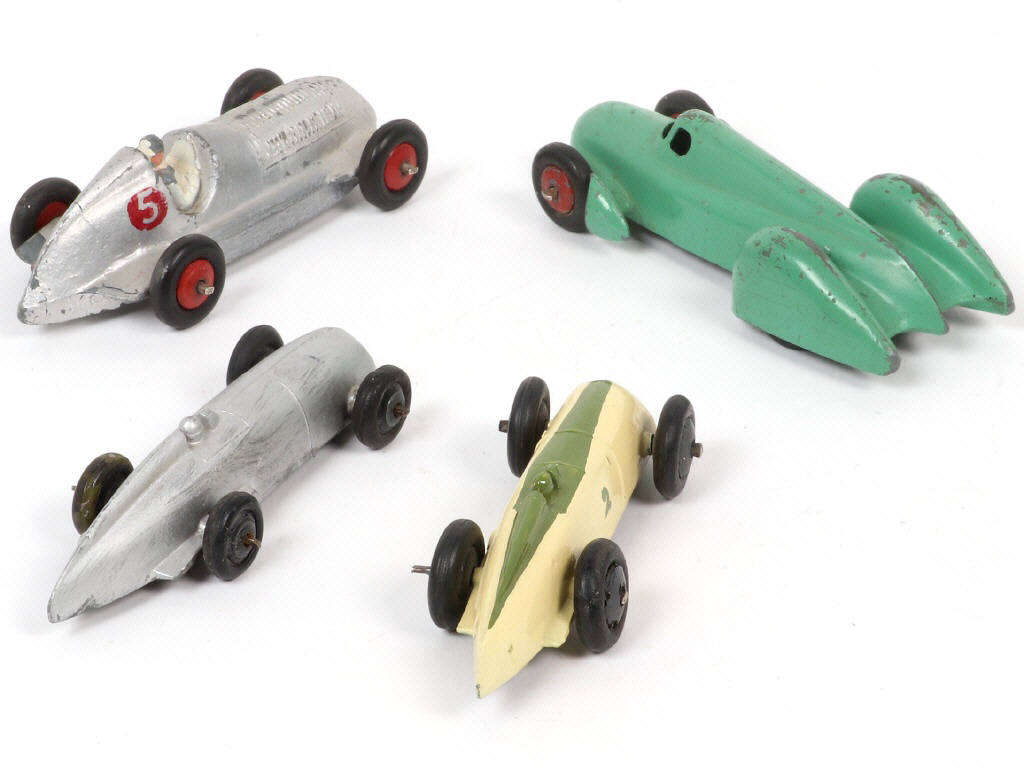 Lot 304 - DINKY TOYS (FRANCE) (4)