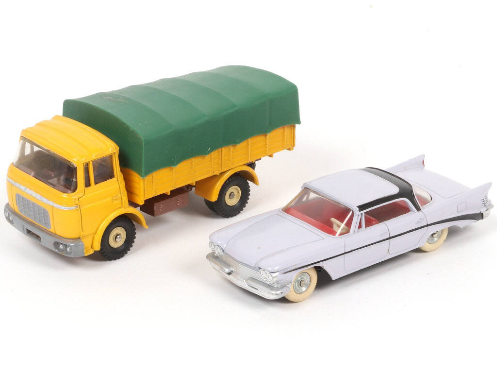 Lot 264 - DINKY TOYS (FRANCE) (2)