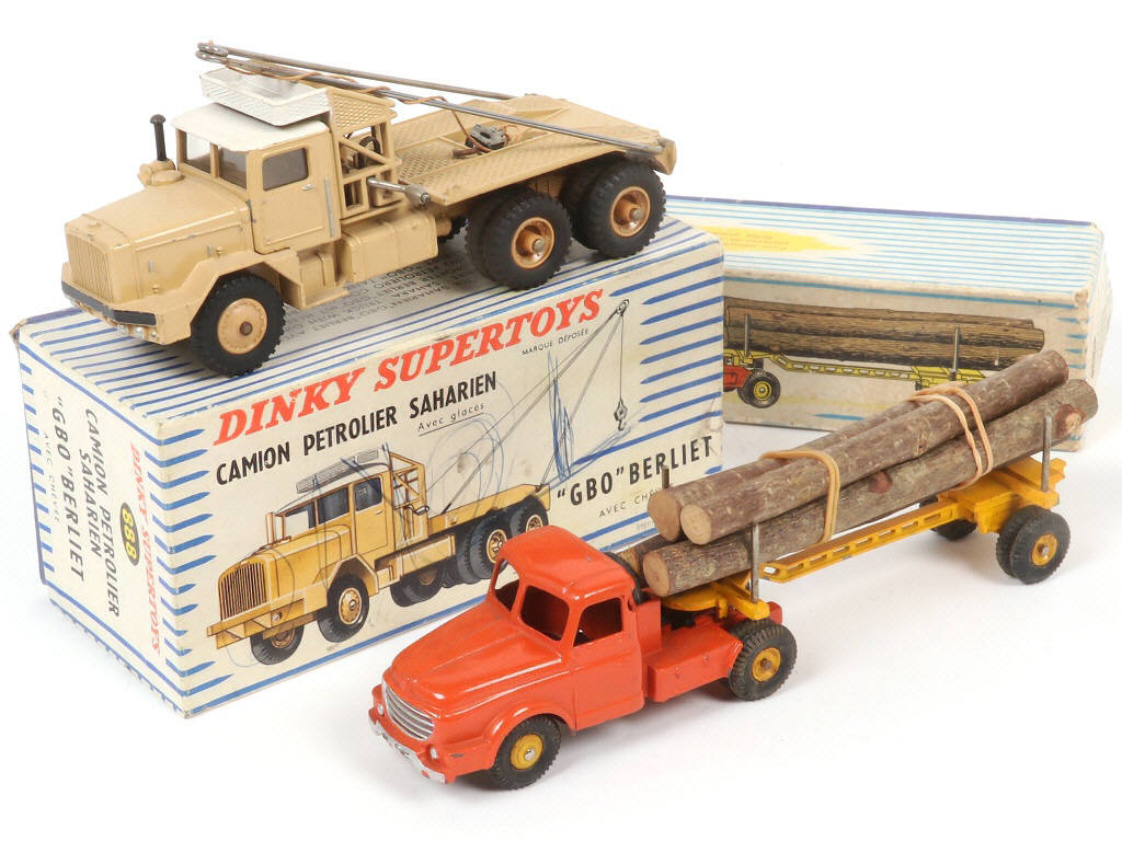 Lot 289 - DINKY TOYS (FRANCE) (2)