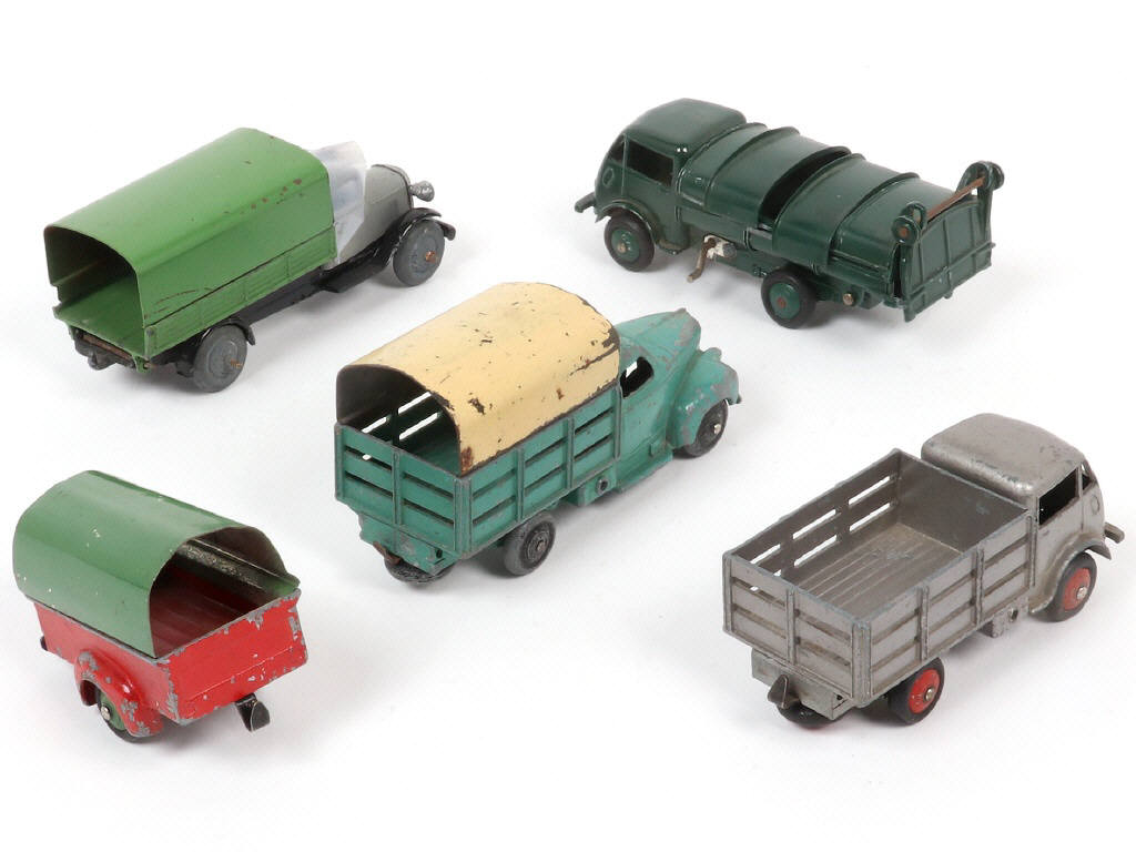 Lot 308 - DINKY TOYS (FRANCE) (5)
