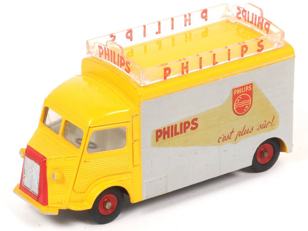 Lot 230 - DINKY TOYS (FRANCE) (1)