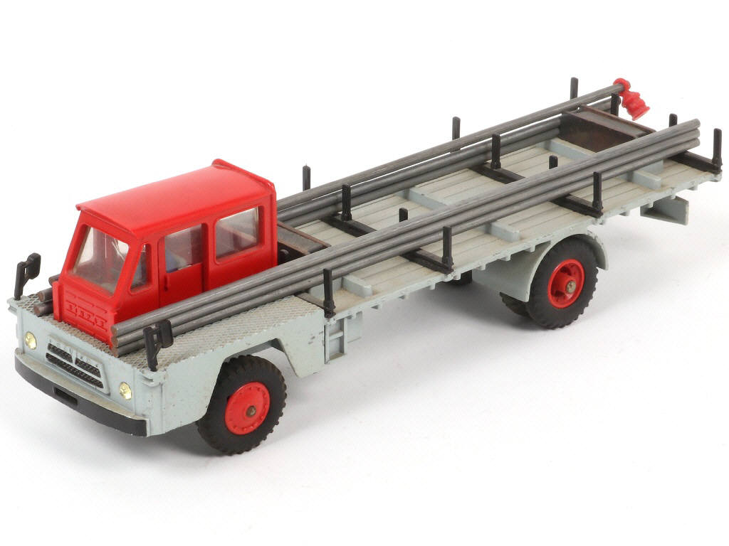 Lot 232 - DINKY TOYS (FRANCE) (1)
