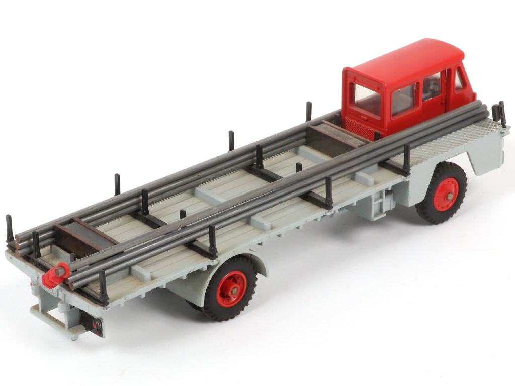 Lot 232 - DINKY TOYS (FRANCE) (1)