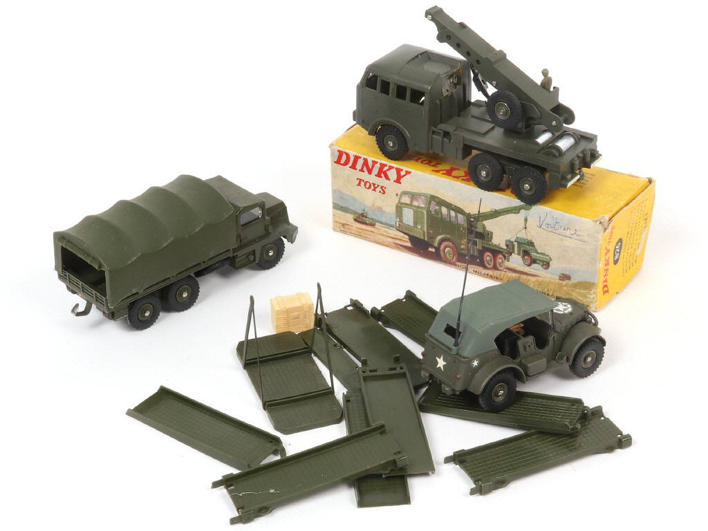 Lot 315 - DINKY TOYS (FRANCE) (14)