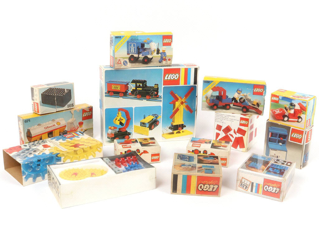 Lot 302 - LEGO (DANEMARK) (13)