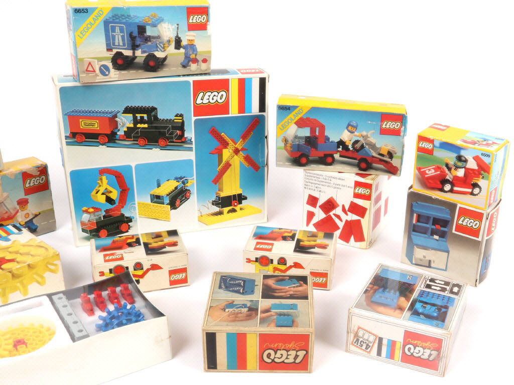 Lot 302 - LEGO (DANEMARK) (13)