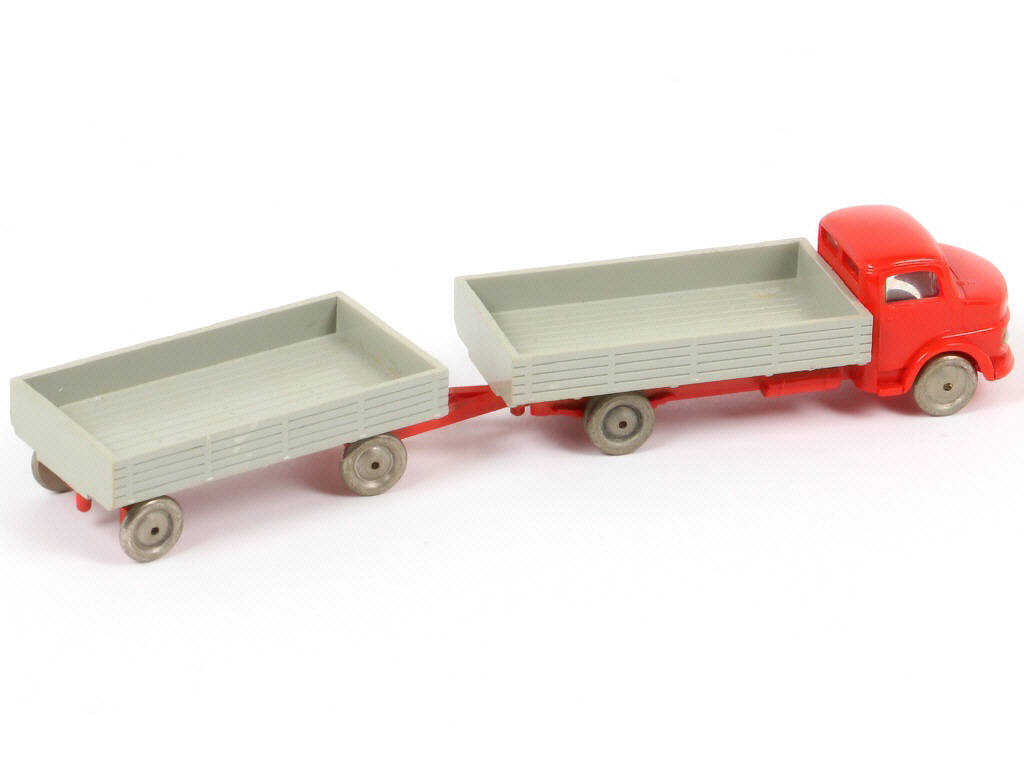 Lot 284 - LEGO (DANEMARK) (1)
