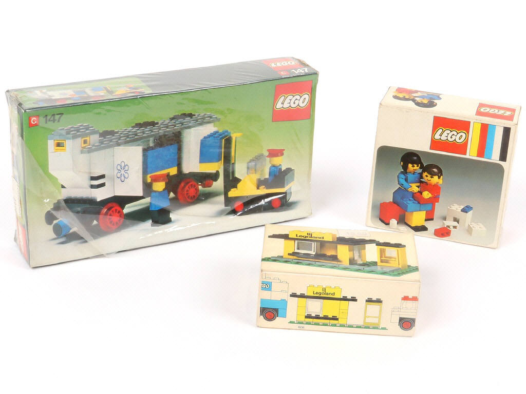 Lot 298 - LEGO (DANEMARK) (3)