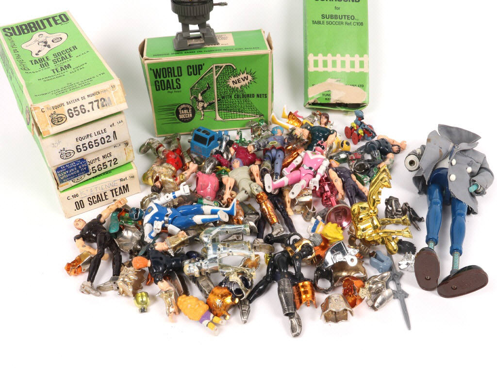Lot 328 - DIVERS (20)