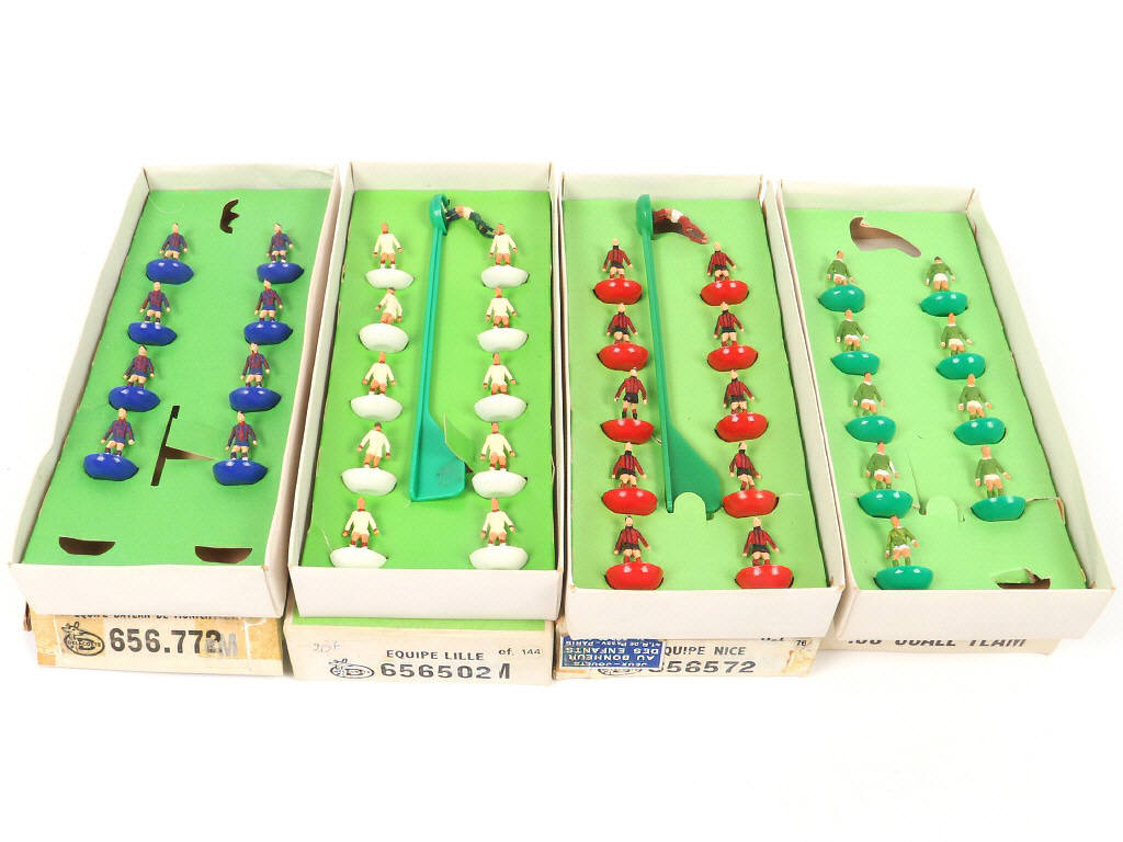 Lot 328 - DIVERS (20)