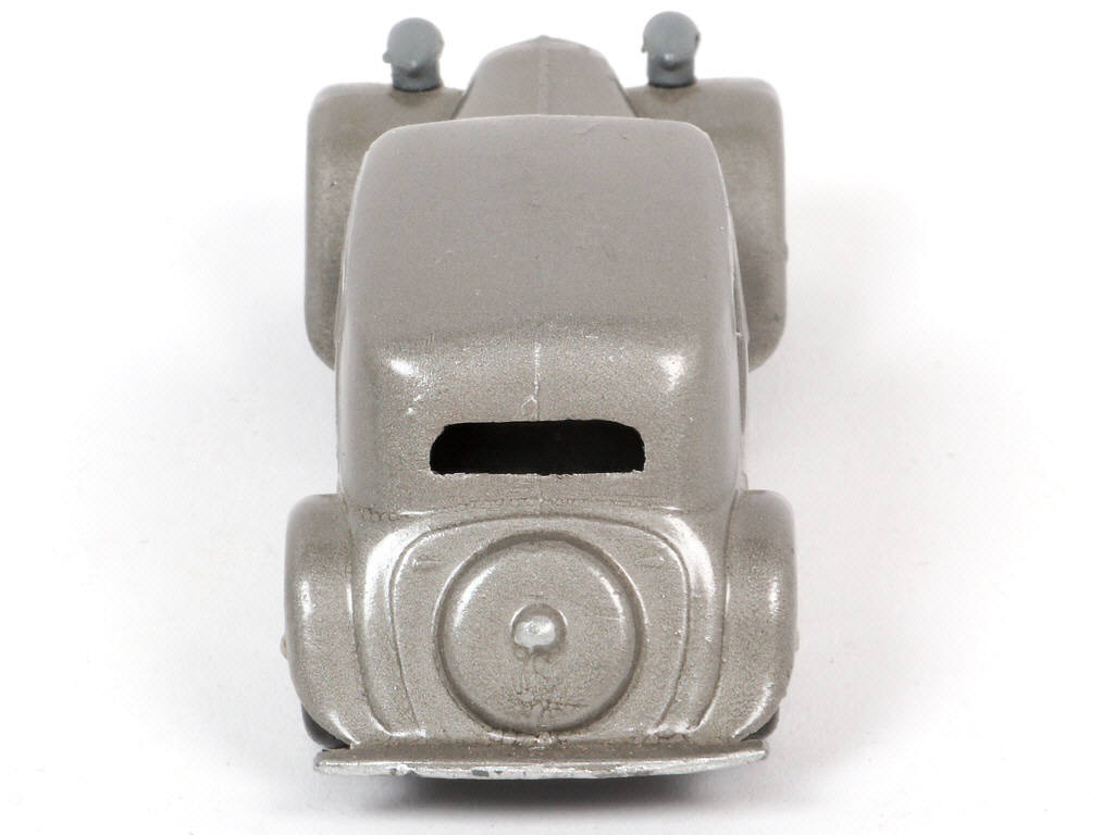 Lot 374 - DINKY TOYS (FRANCE) (1)