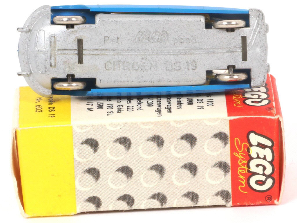 Lot 91 - LEGO (DANEMARK) (1)