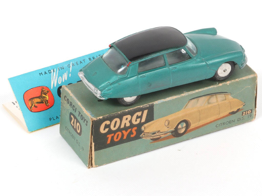 Lot 153 - CORGI TOYS (GB) (1)