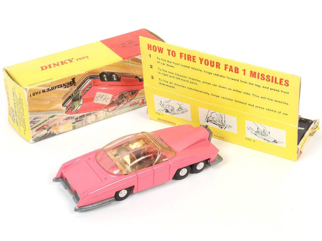 Lot 320 - DINKY TOYS (GB) (1)