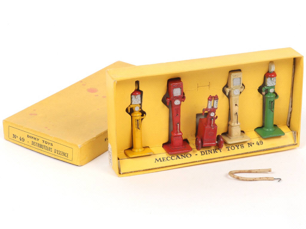 Lot 363 - DINKY TOYS (FRANCE) (1)