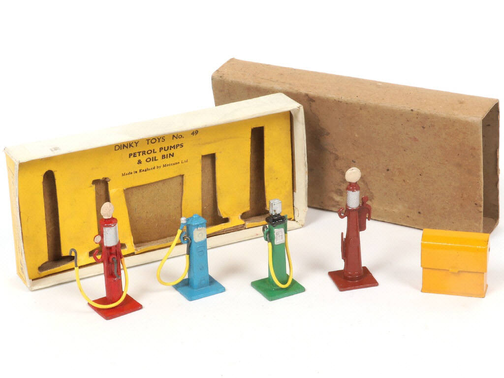 Lot 256 - DINKY TOYS (GB) (1)