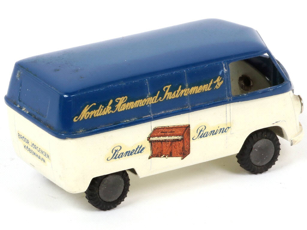 Lot 102 - TEKNO (DANEMARK) (1)
