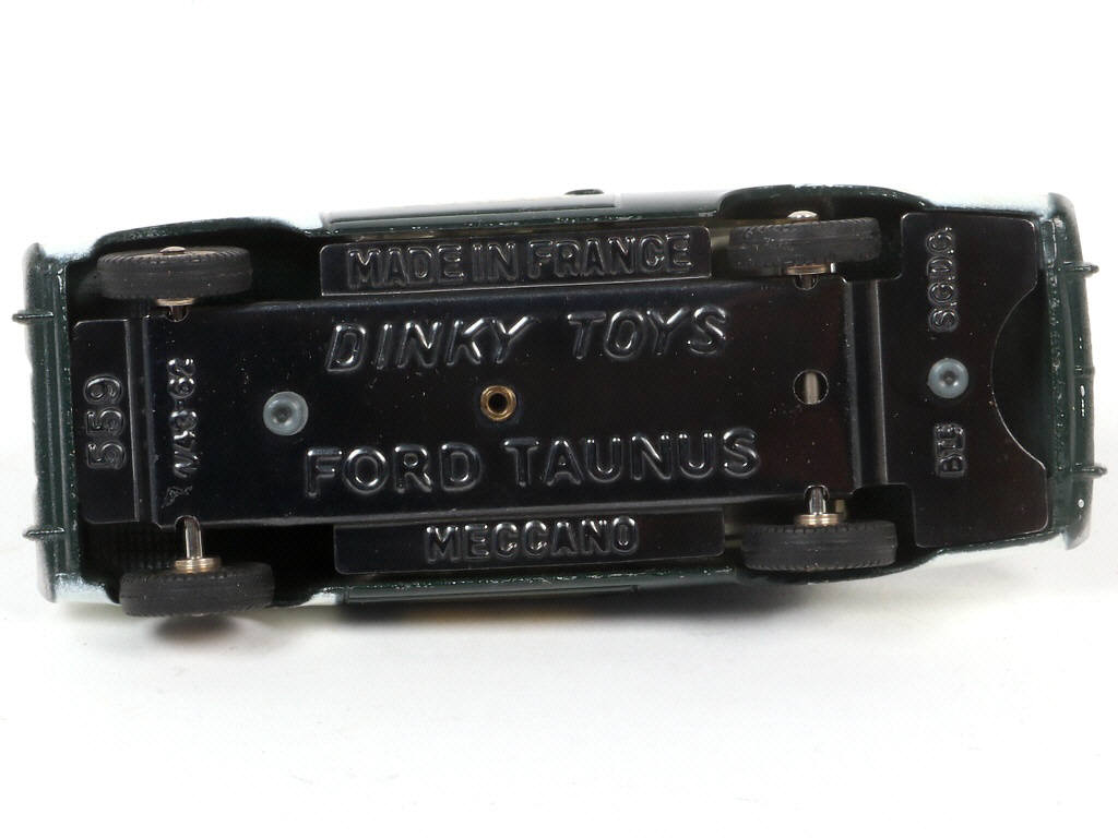 Lot 387 - DINKY TOYS (FRANCE) (1)