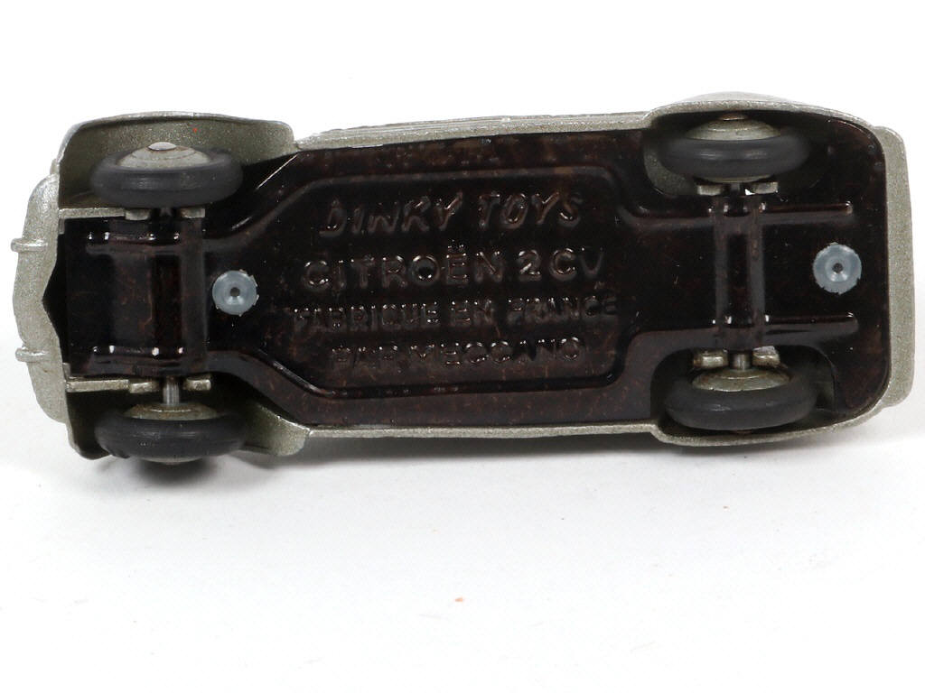 Lot 379 - DINKY TOYS (FRANCE) (1)